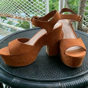 Forever 21 faux suede open toe platform block heel